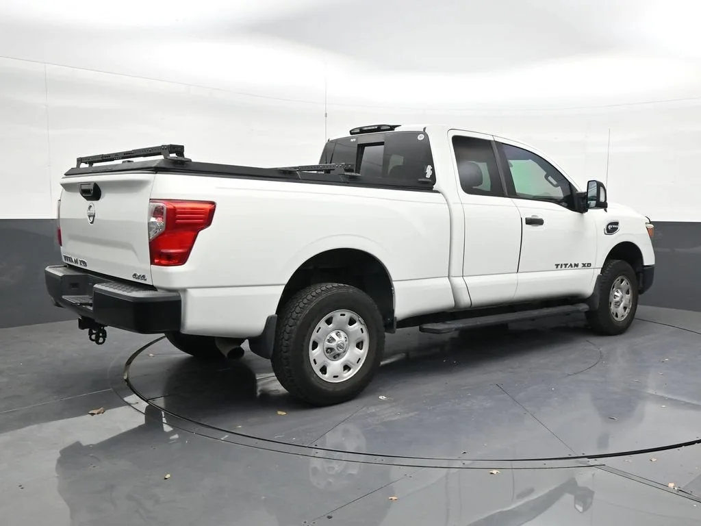 2017 Nissan TITAN XD S Diesel photo 5