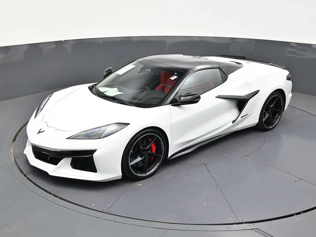 2025 Chevrolet Corvette E-Ray 1LZ photo 12