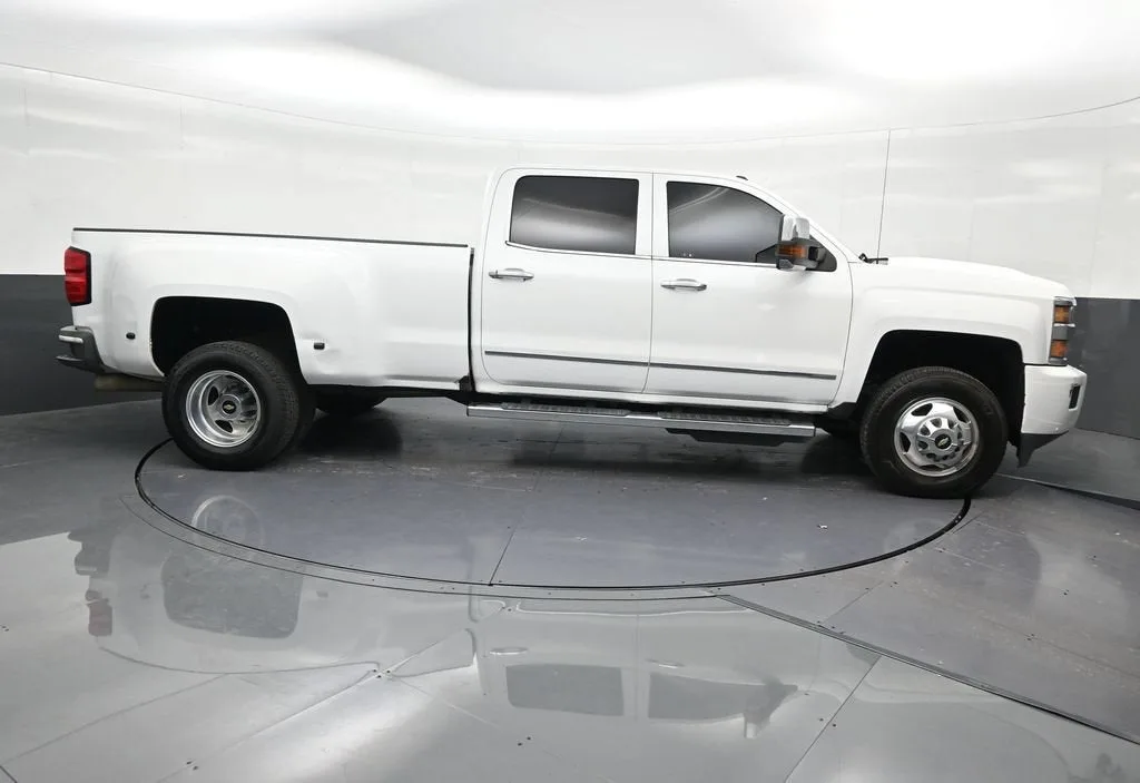 2019 Chevrolet Silverado 3500 HD High Country photo 7