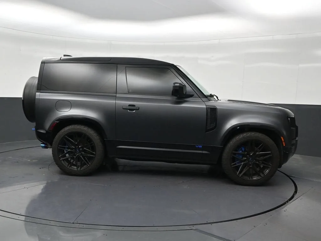 2023 Land Rover Defender 90 Carpathian Edition photo 6