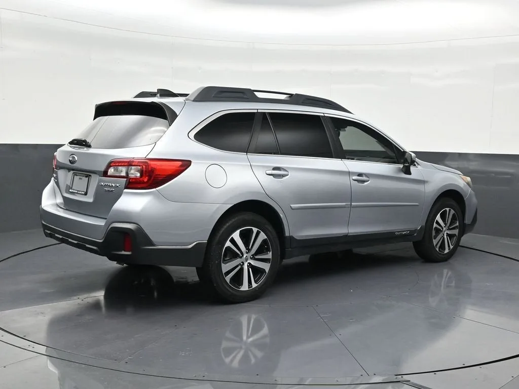2019 Subaru Outback Limited photo 5