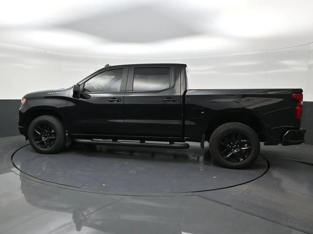 2026 Chevrolet Silverado 1500 RST photo 2