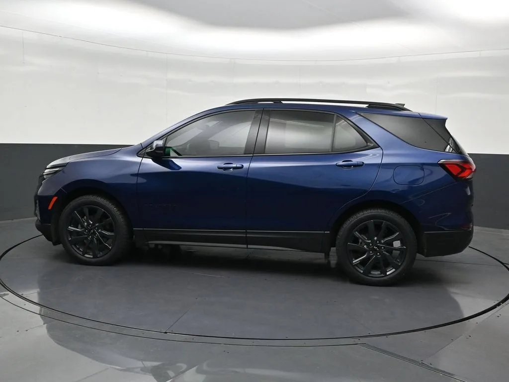 2023 Chevrolet Equinox RS photo 2
