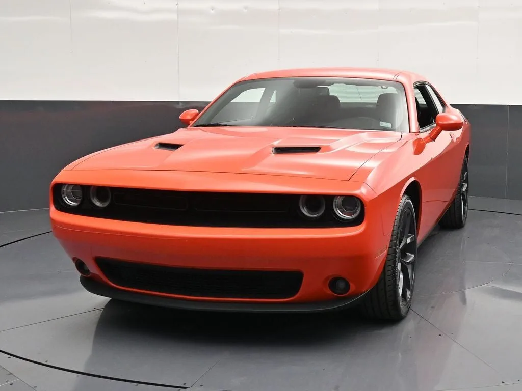 2021 Dodge Challenger SXT photo 6