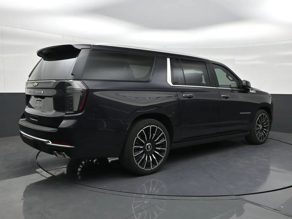 2026 Chevrolet Suburban High Country photo 5