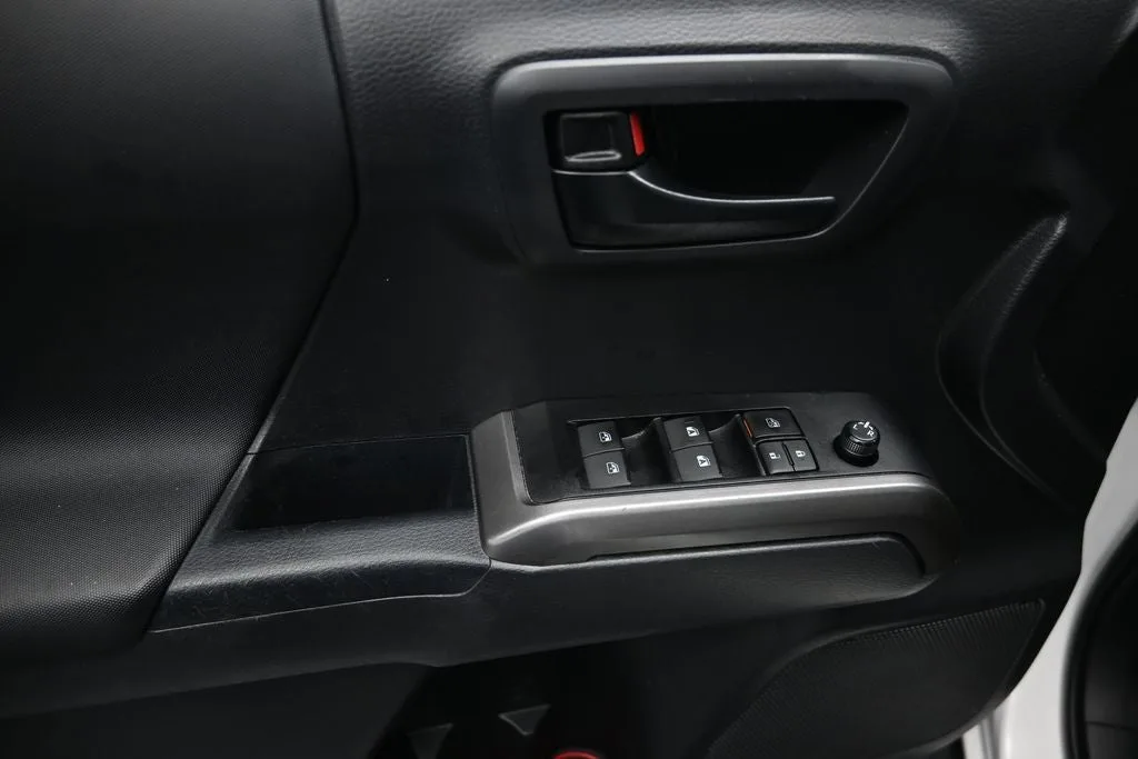 2023 Toyota Tacoma Trail Edition V6 photo 10