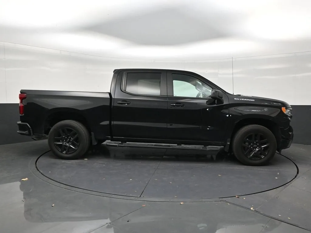 2025 Chevrolet Silverado 1500 RST photo 6