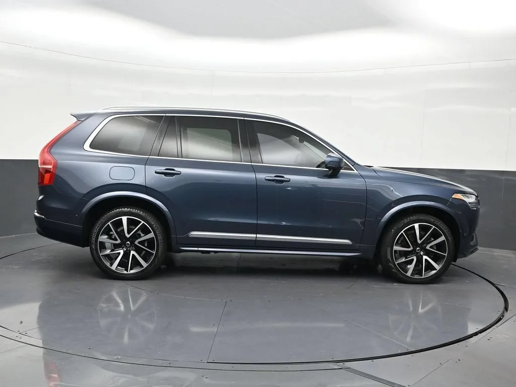 2023 Volvo XC90 B6 Plus 6-Seater photo 7