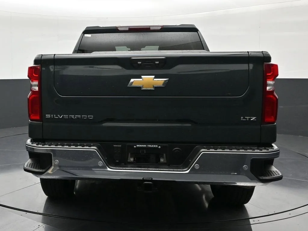 2026 Chevrolet Silverado 1500 LTZ photo 4