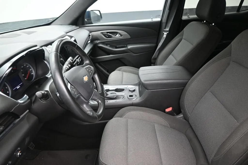 2023 Chevrolet Traverse LT Cloth photo 12