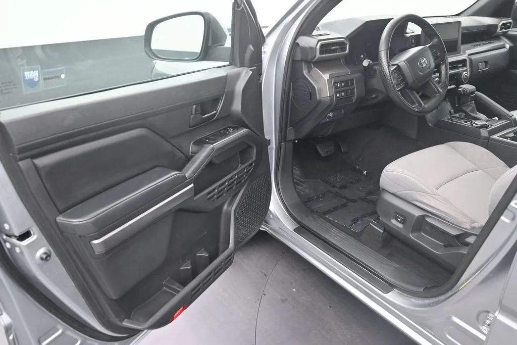 2024 Toyota Tacoma SR5 photo 10