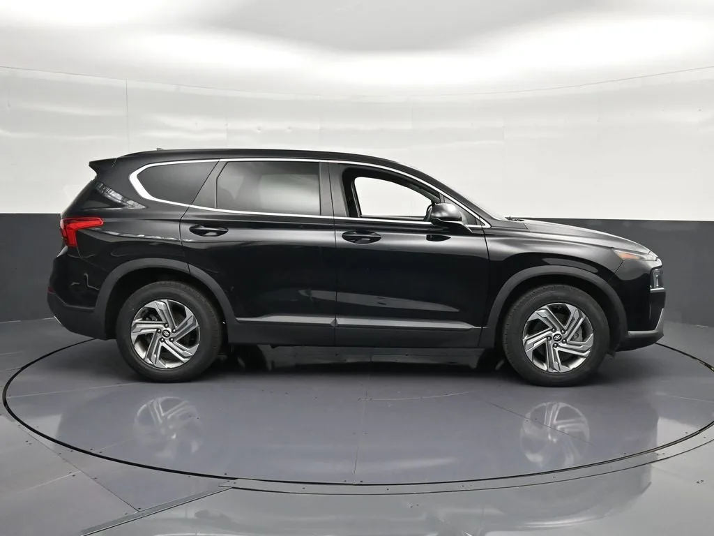 2021 Hyundai Santa Fe SE photo 4
