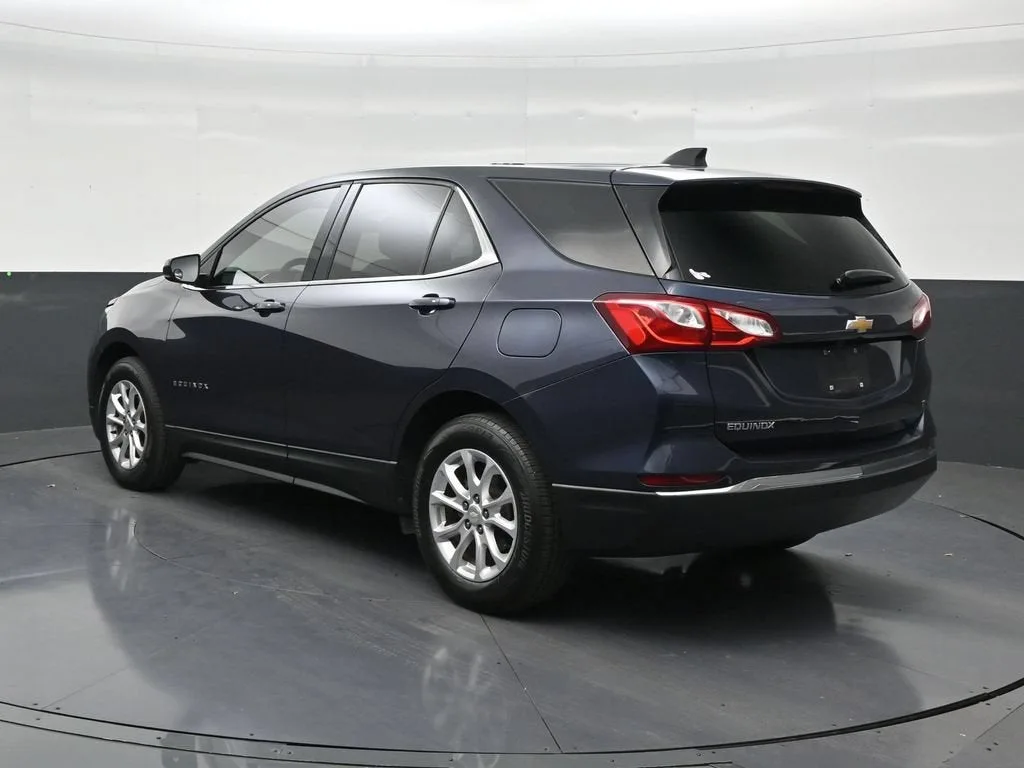 2020 Chevrolet Equinox LS photo 3