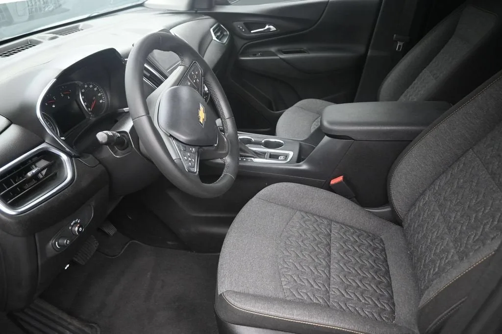 2024 Chevrolet Equinox LT photo 12
