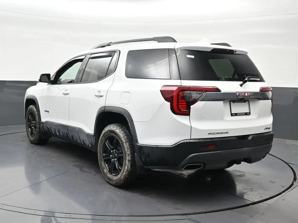 2023 GMC Acadia AT4 photo 3
