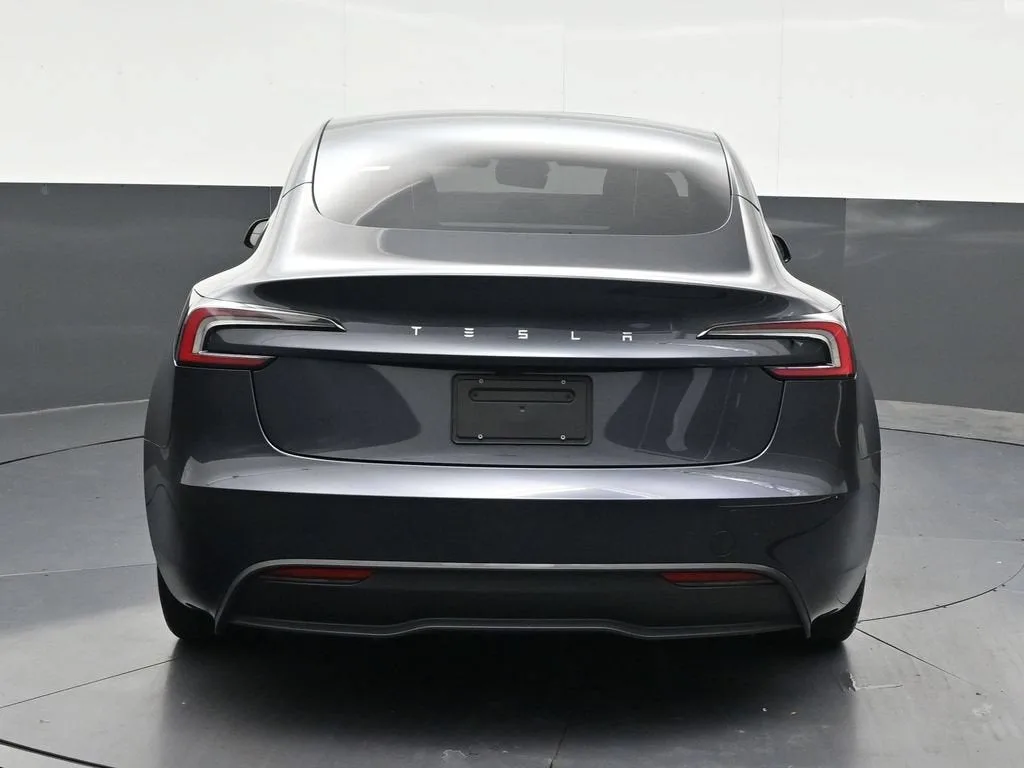 2025 Tesla Model 3 Long Range photo 4