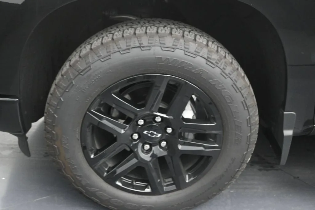 2026 Chevrolet Silverado 1500 RST photo 9