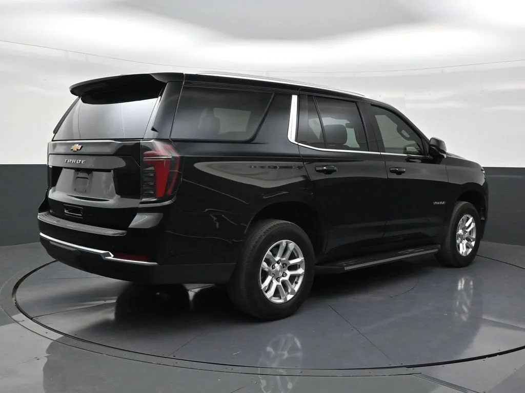 2025 Chevrolet Tahoe LS photo 5