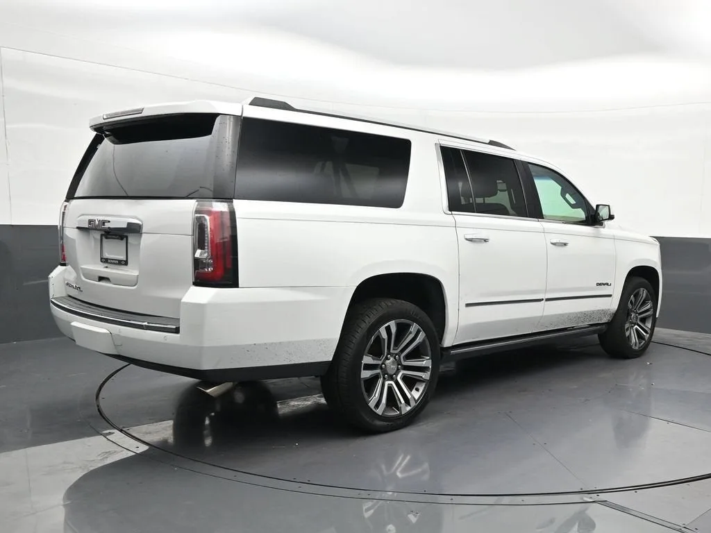 2020 GMC Yukon XL Denali photo 5