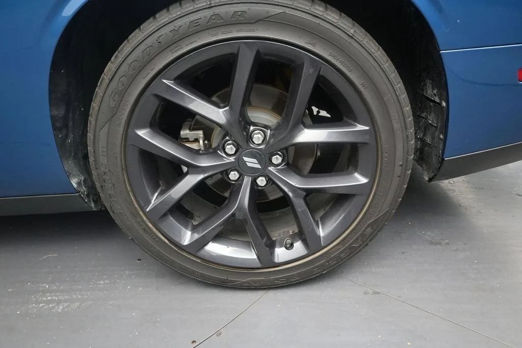 2021 Dodge Challenger R/T photo 10