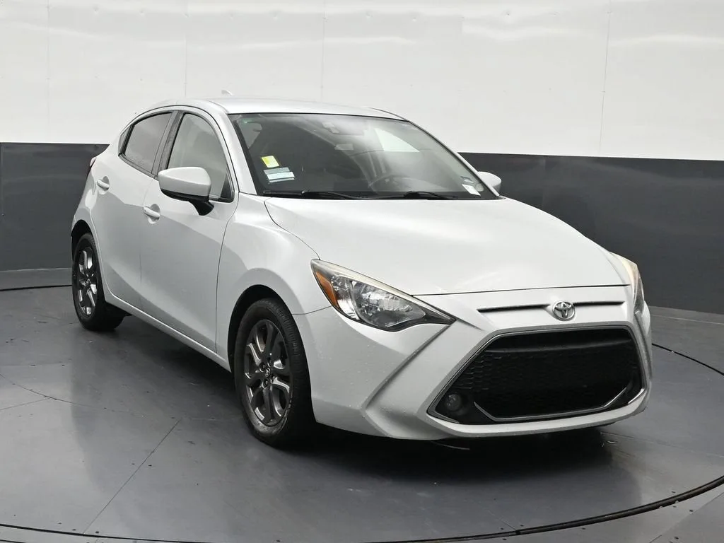 2020 Toyota Yaris LE photo 8