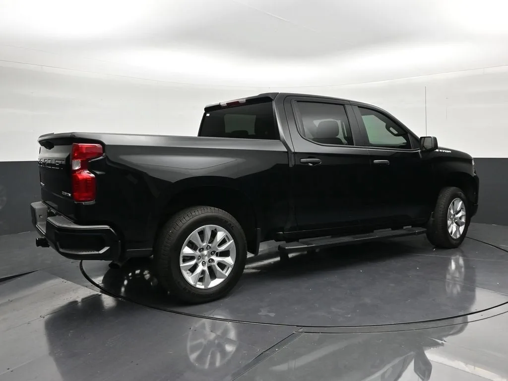 2025 Chevrolet Silverado 1500 Custom photo 5
