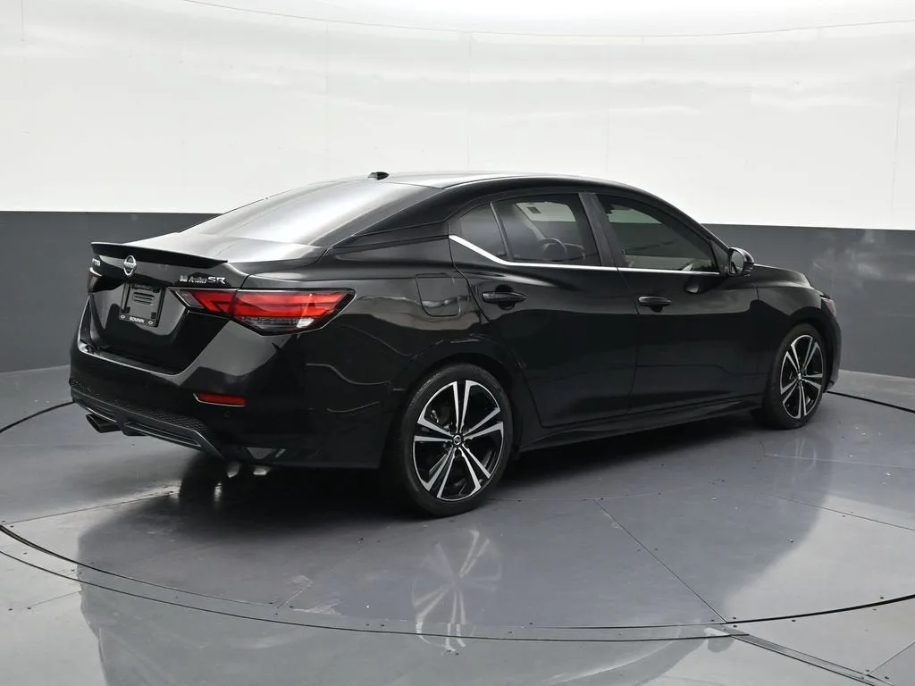 2022 Nissan Sentra SR Xtronic CVT photo 5