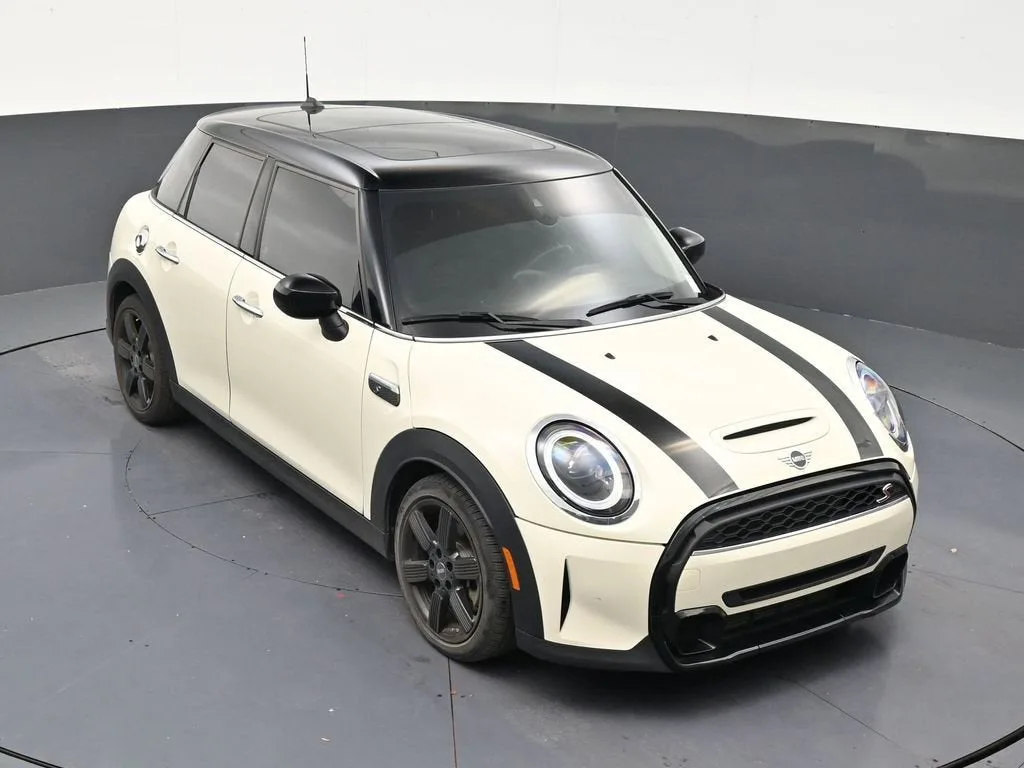 2022 MINI Hardtop 4 Door Cooper S photo 18