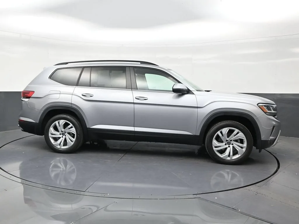 2022 Volkswagen Atlas 2.0T SE w/Technology photo 6