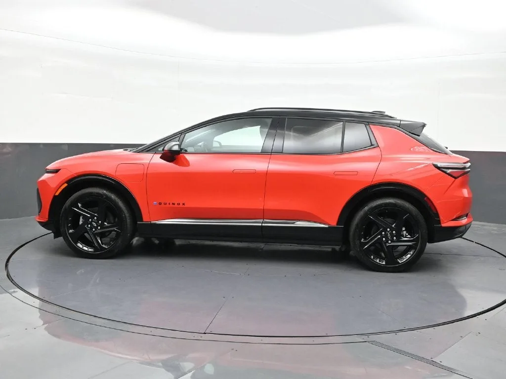 2026 Chevrolet Equinox EV RS photo 2