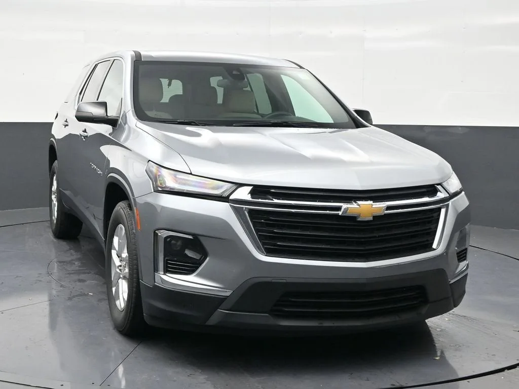 2023 Chevrolet Traverse LS photo 7