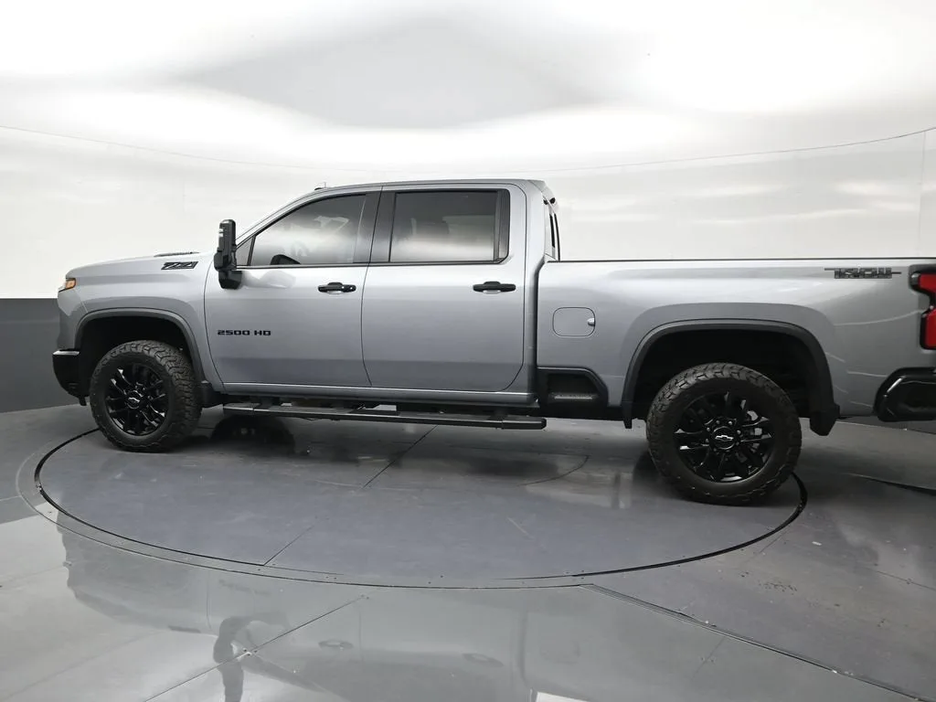 2026 Chevrolet Silverado 2500 HD LTZ photo 2