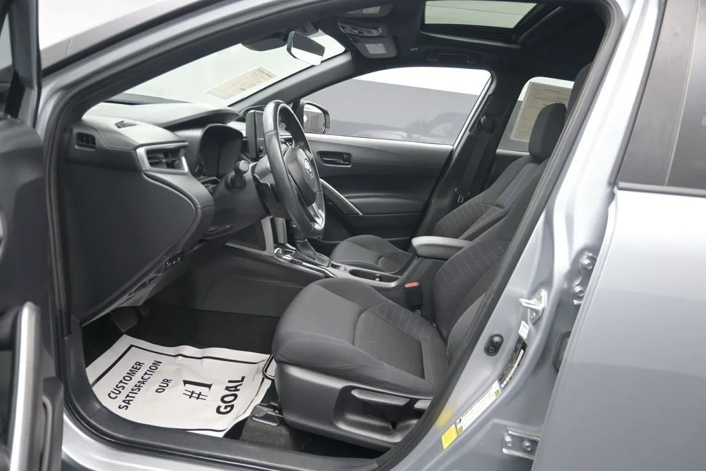 2024 Toyota Corolla Cross Hybrid SE photo 10