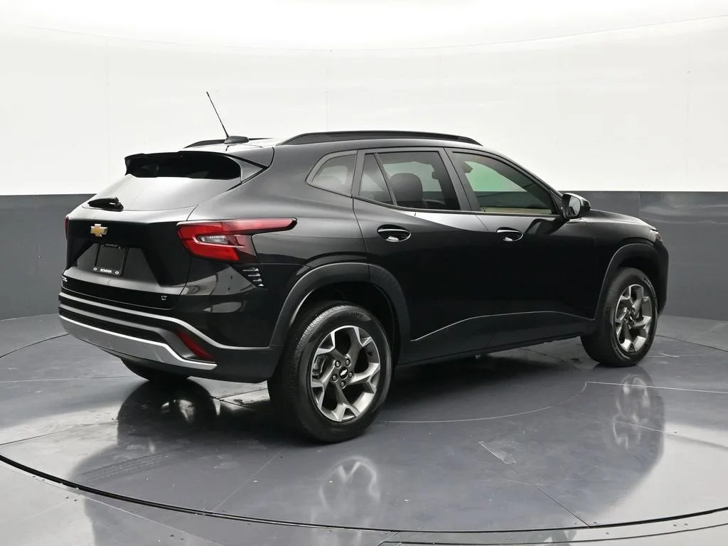 2024 Chevrolet Trax LT photo 5