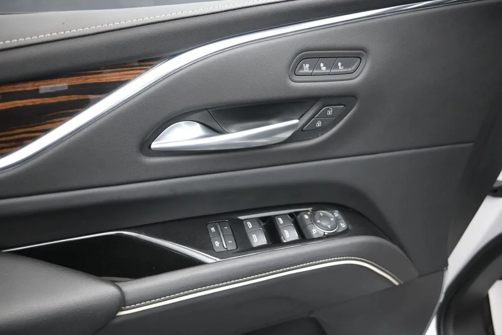 2023 Cadillac Escalade Premium Luxury photo 10