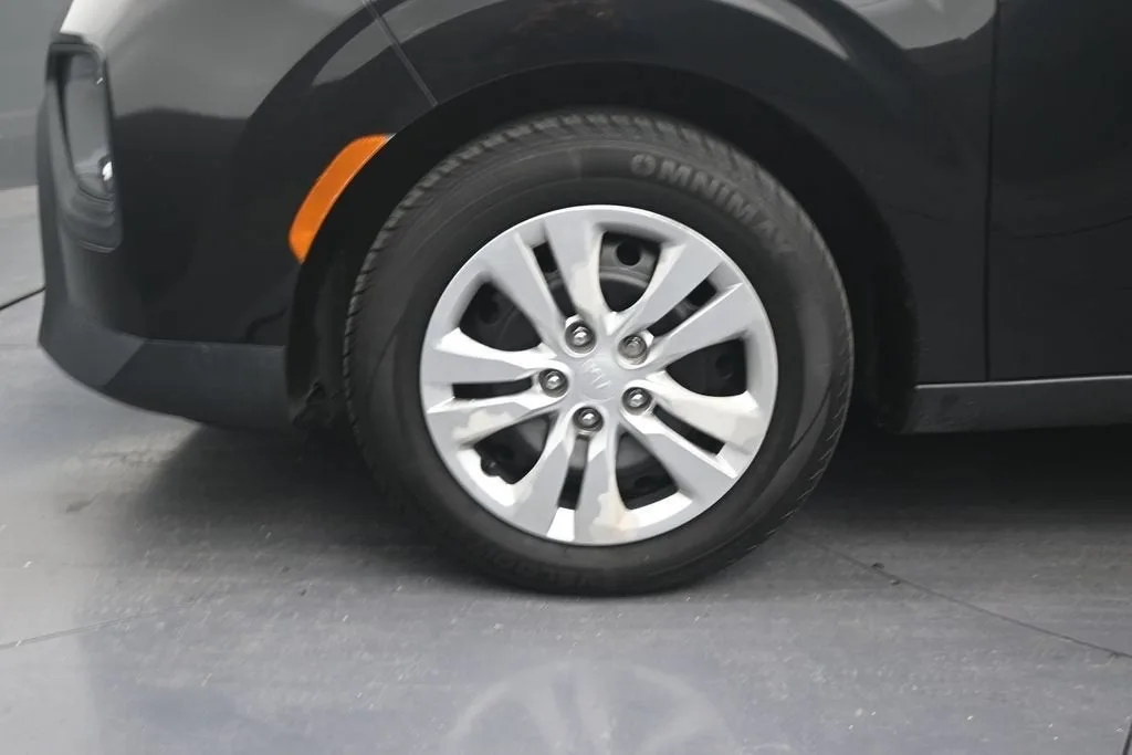 2021 Kia Soul LX photo 9