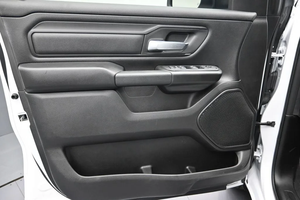 2025 RAM 1500 Tradesman photo 12