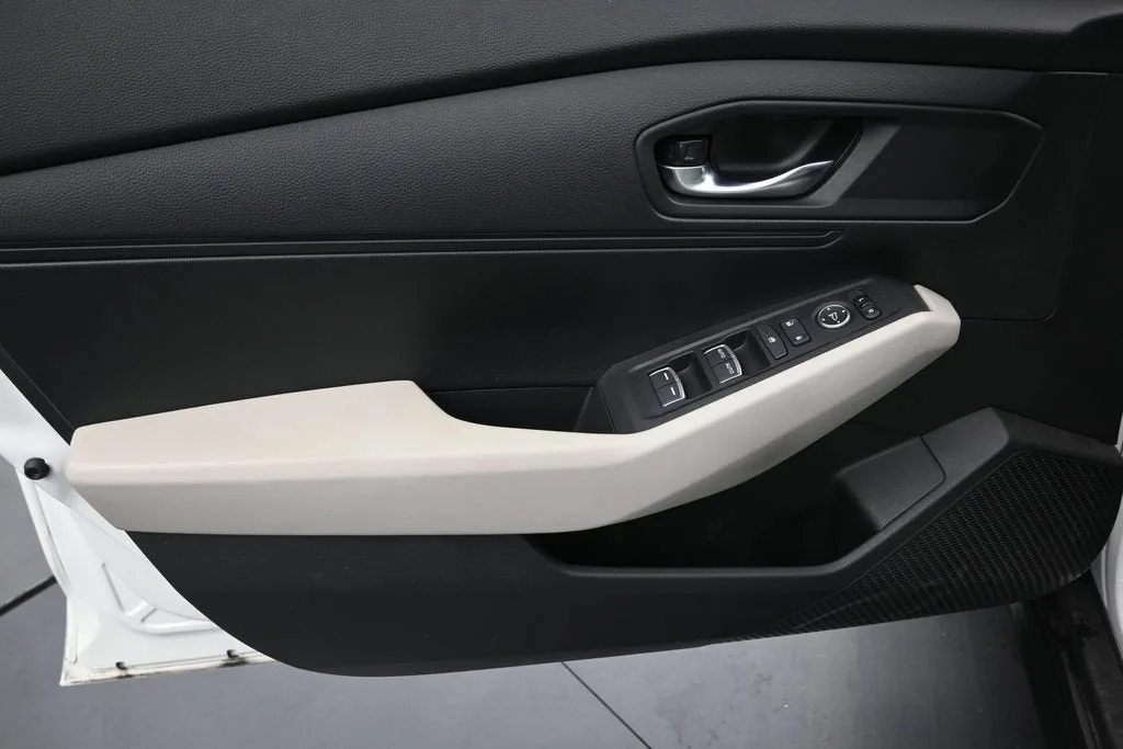 2023 Honda Accord LX photo 10