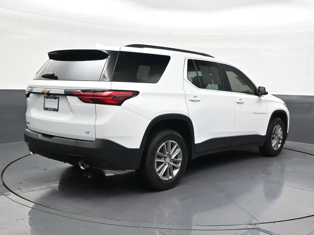 2023 Chevrolet Traverse LT Leather photo 5