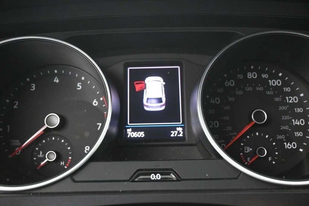 2021 Volkswagen Tiguan 2.0T SE photo 11