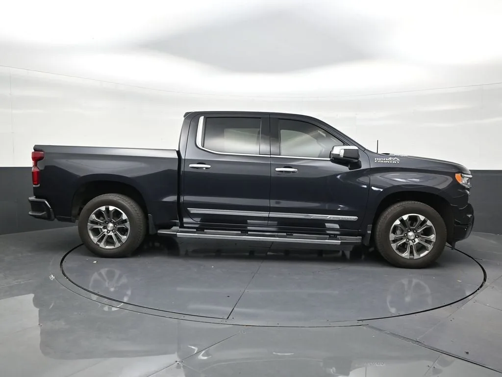 2023 Chevrolet Silverado 1500 High Country photo 6