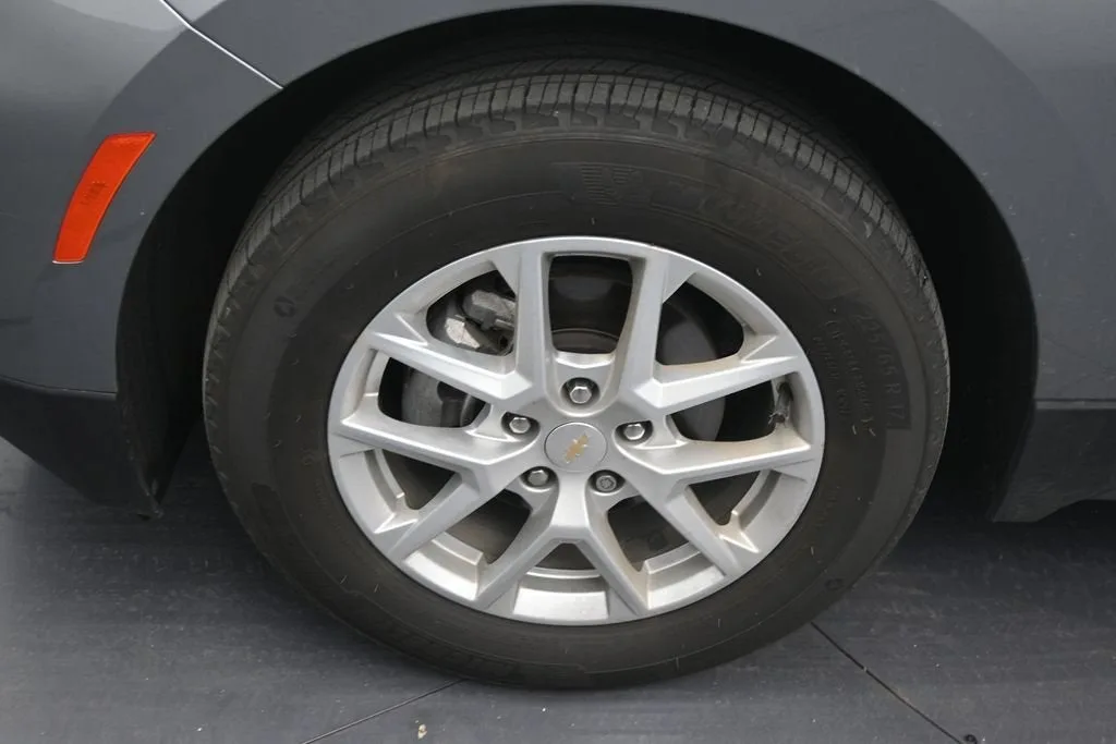 2024 Chevrolet Equinox LS photo 9