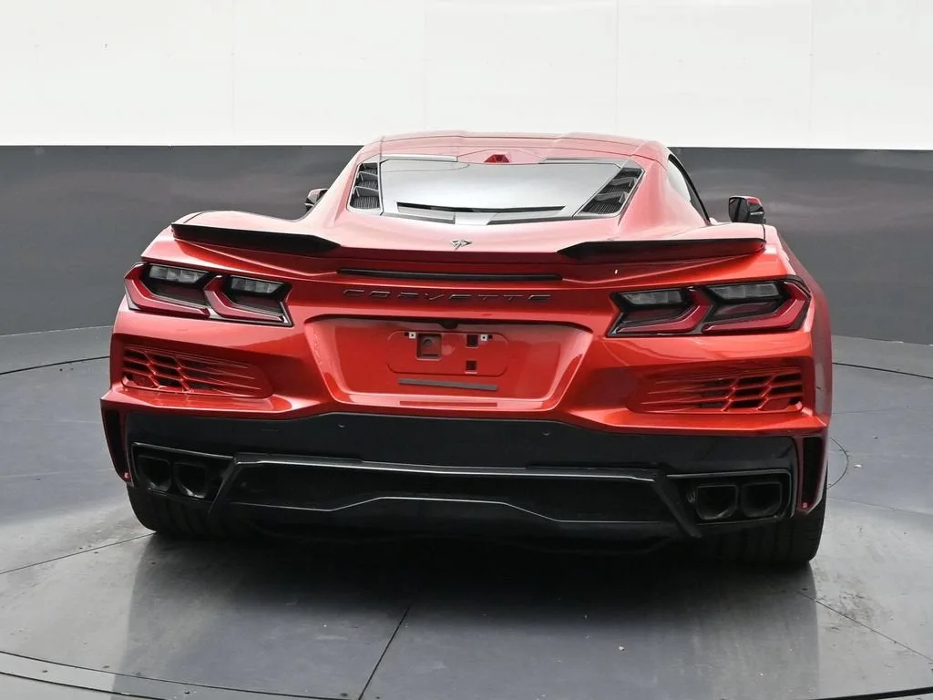 2025 Chevrolet Corvette E-Ray 2LZ photo 4