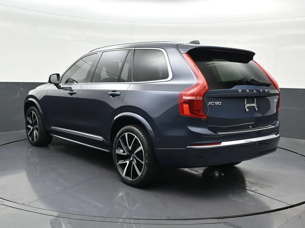 2023 Volvo XC90 B6 Plus 6-Seater photo 3