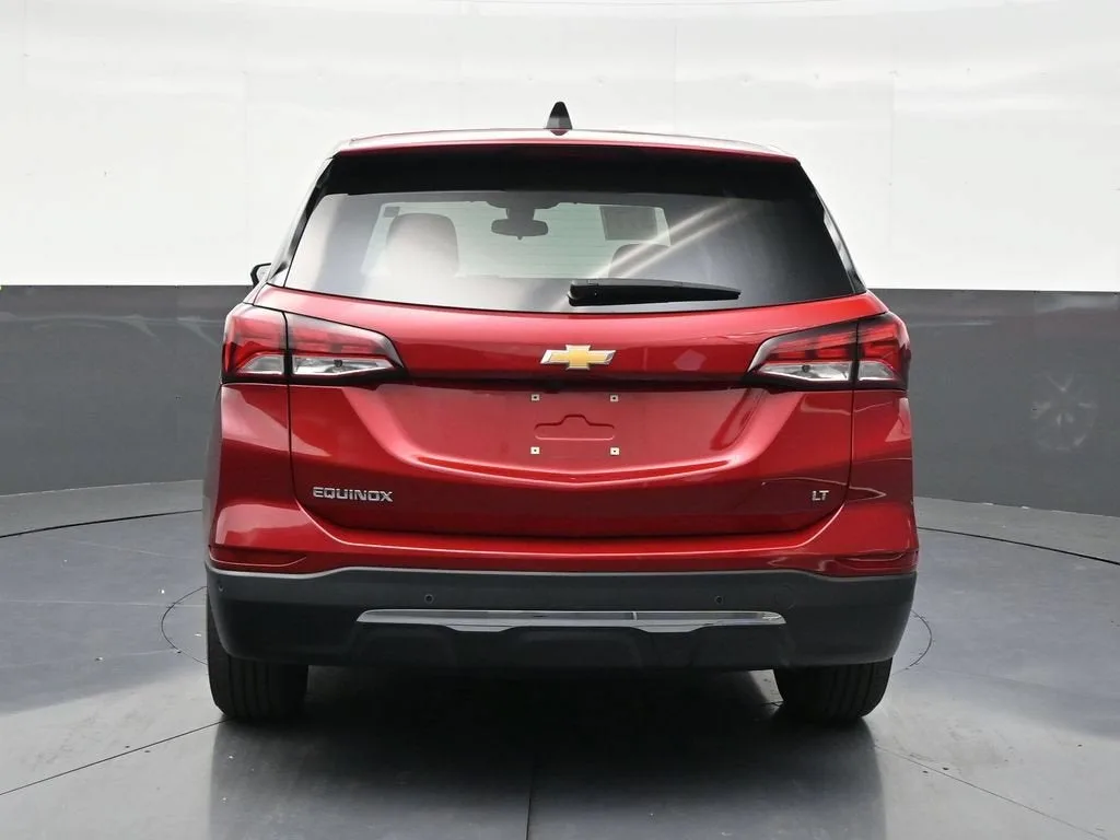 2024 Chevrolet Equinox LT photo 4