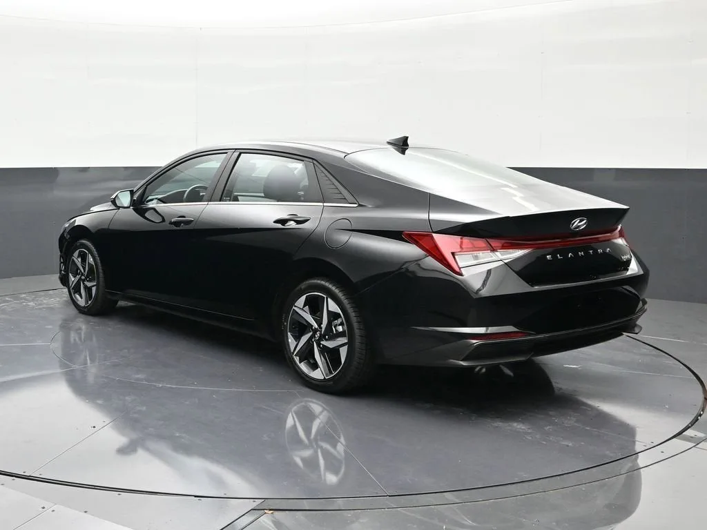 2023 Hyundai Elantra Hybrid Limited photo 3