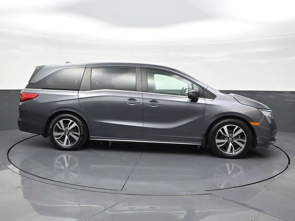 2021 Honda Odyssey Touring photo 6