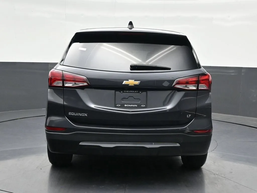 2023 Chevrolet Equinox LT photo 4