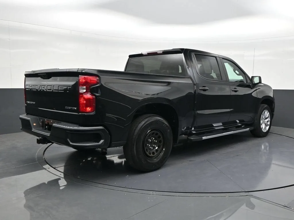 2024 Chevrolet Silverado 1500 Custom photo 5