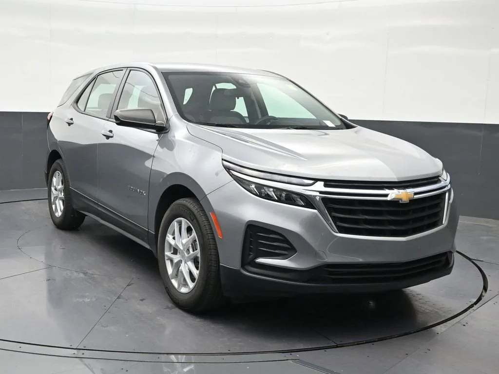 2024 Chevrolet Equinox LS photo 8